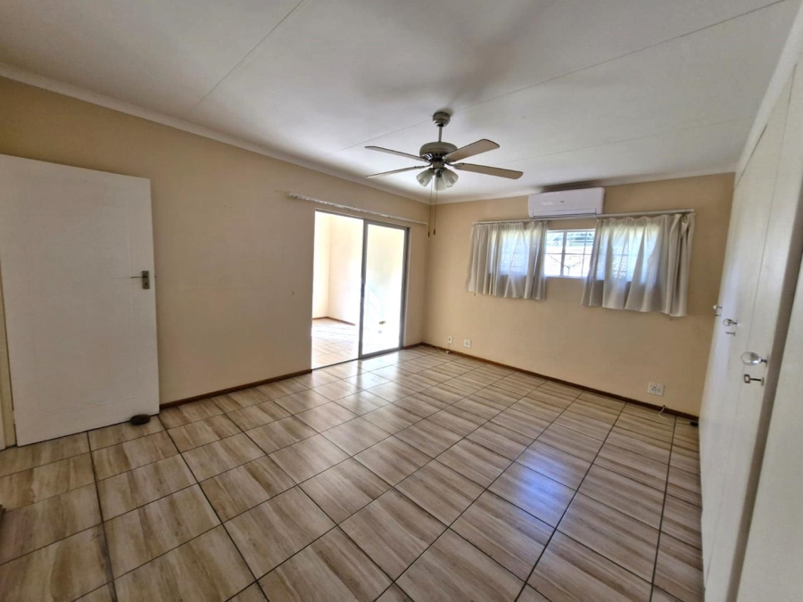 To Let 2 Bedroom Property for Rent in Meerhof North West